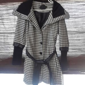 Size L JouJou houndstooth check coat